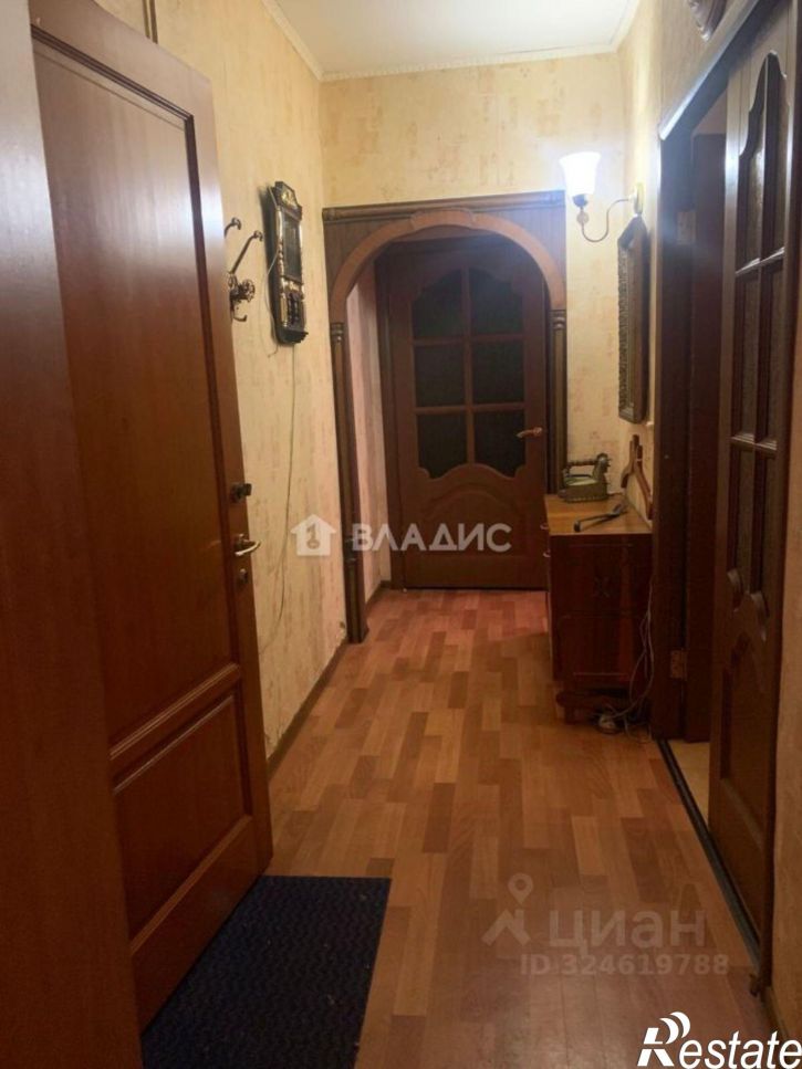 2-комн квартира проспект Космонавтов, 27 к3,  д. 27 к3