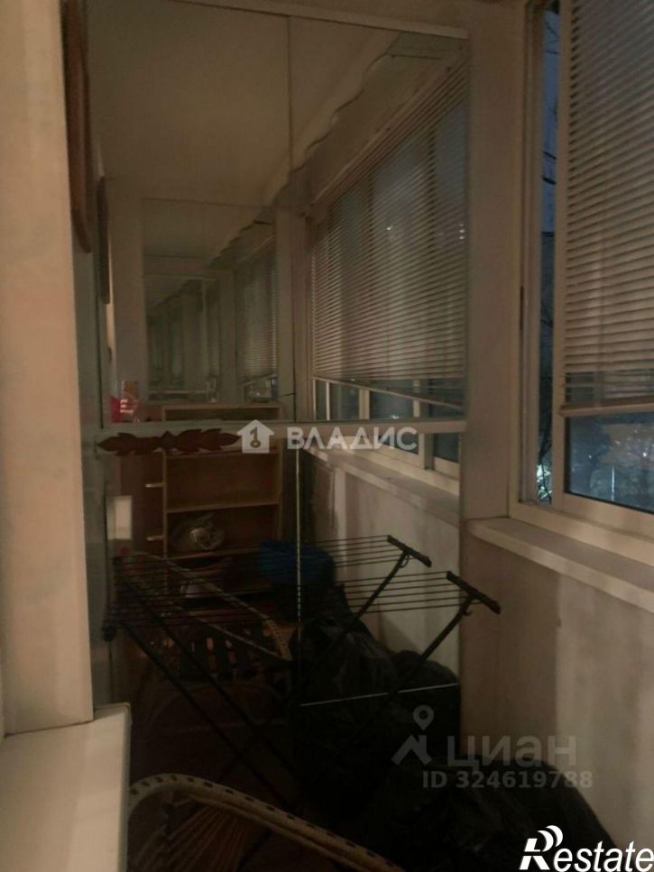 2-комн квартира проспект Космонавтов, 27 к3,  д. 27 к3