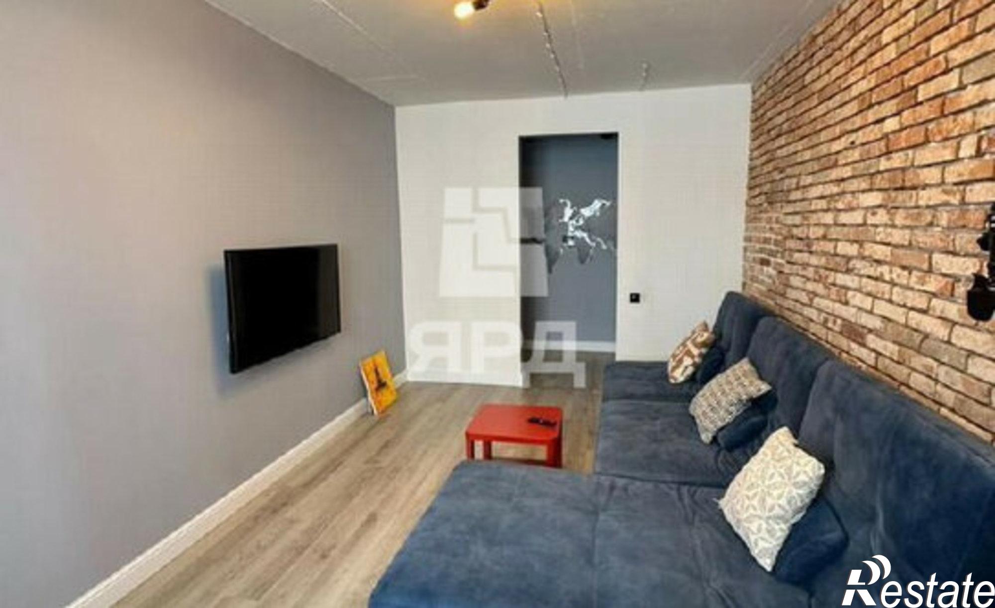 Купить квартиру за 10 000 000 рублей на Творческая улица, 5