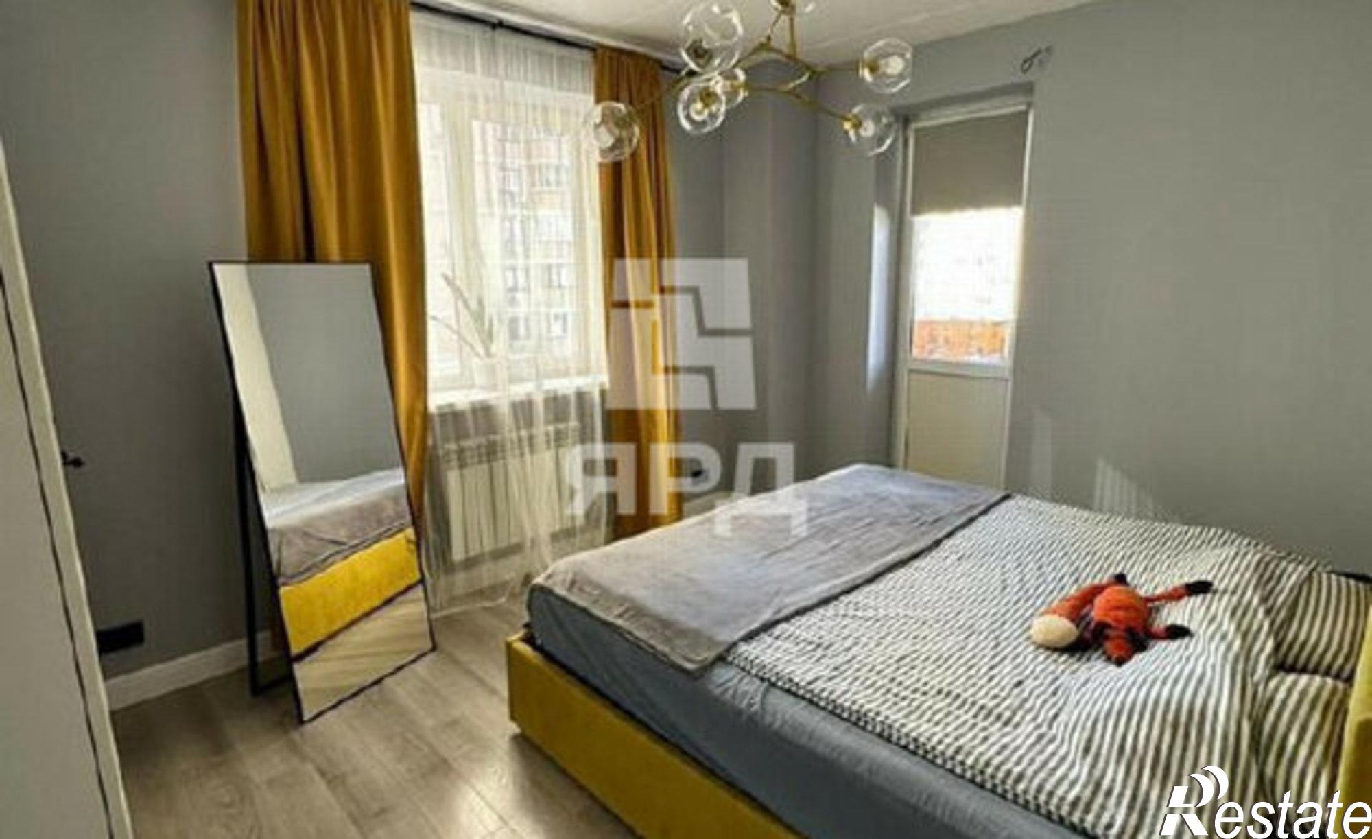 Купить квартиру за 10 000 000 рублей на Творческая улица, 5