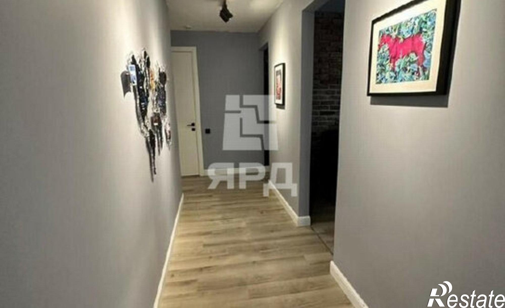 Купить квартиру за 10 000 000 рублей на Творческая улица, 5