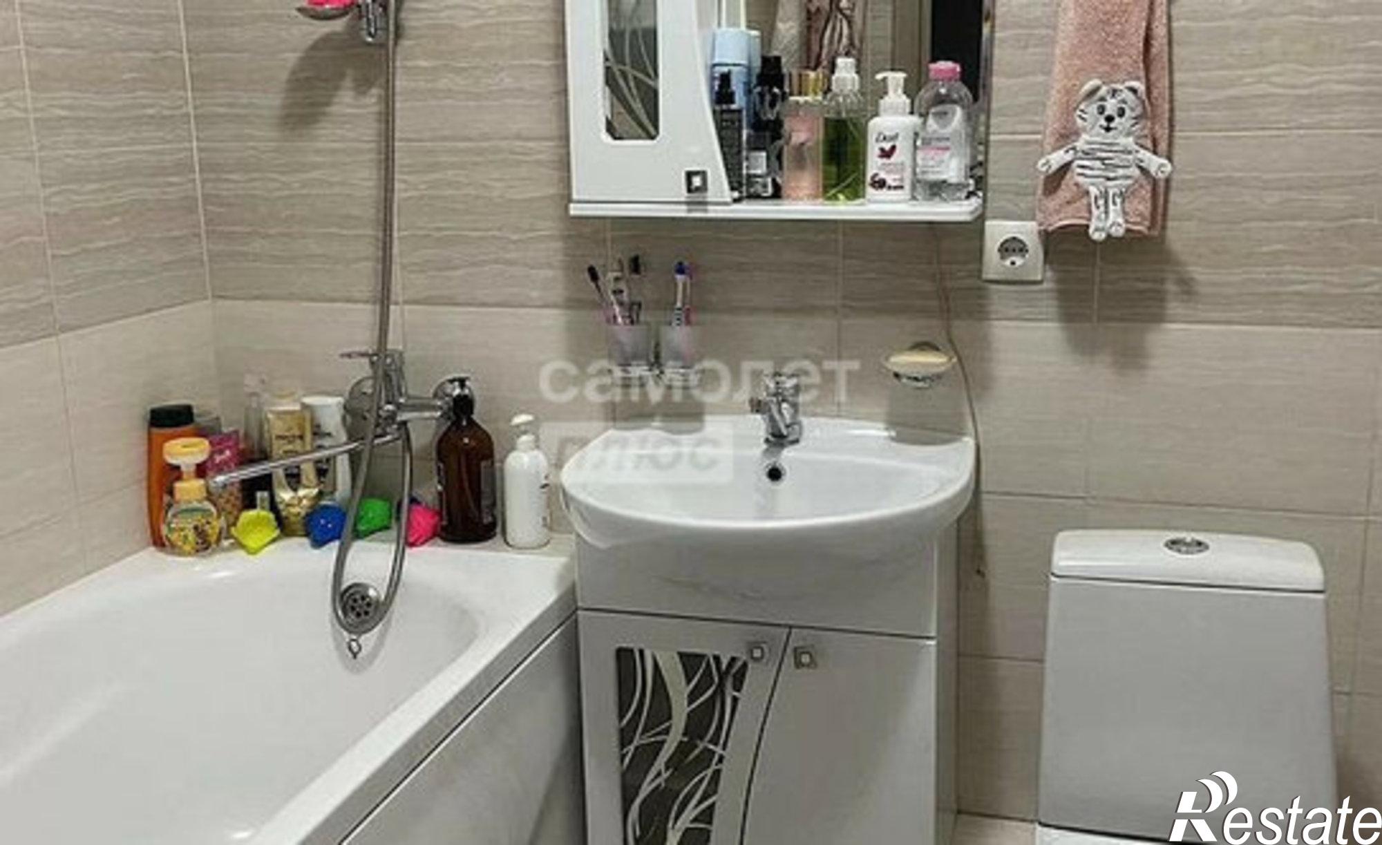 Купить квартиру за 9 000 000 рублей на Гвардейский пер, 13А