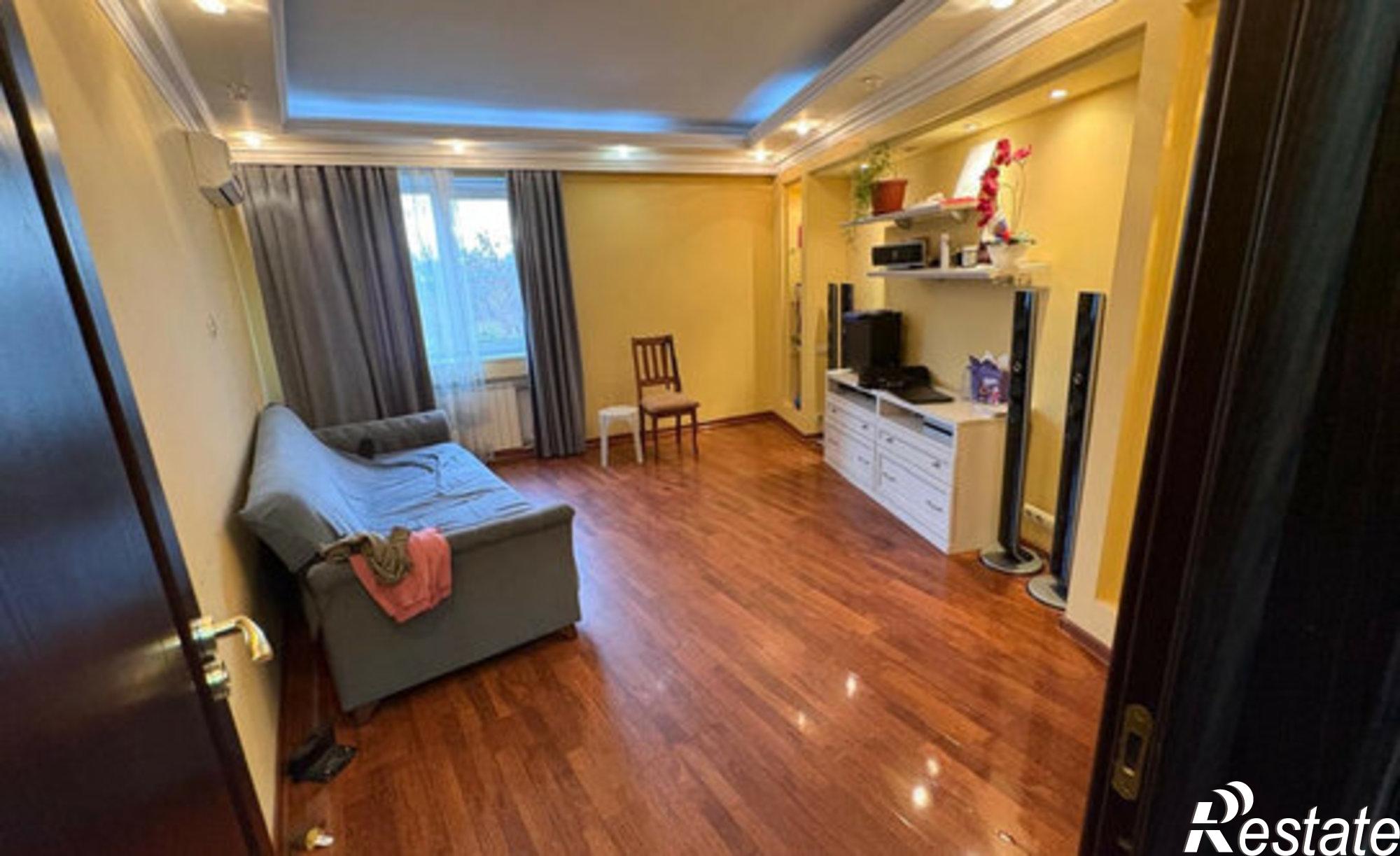 Купить квартиру за 9 000 000 рублей на Вятская улица, 49