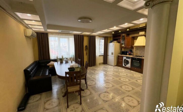 4-комн квартира Вятская улица, 49,  д. 49