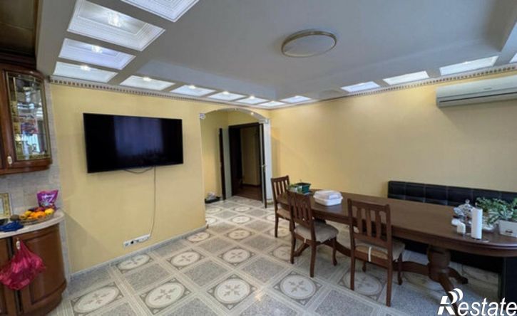 4-комн квартира Вятская улица, 49,  д. 49