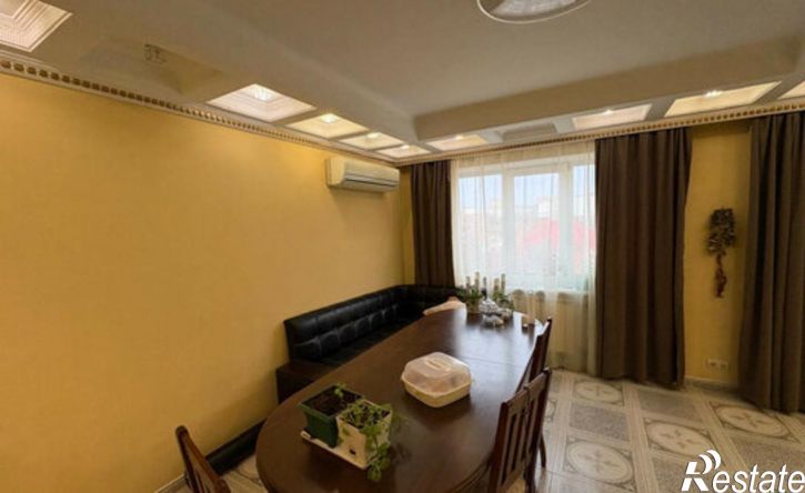 4-комн квартира Вятская улица, 49,  д. 49