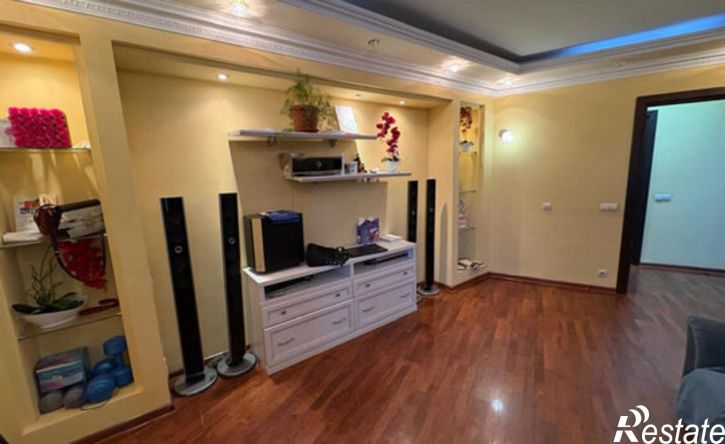 4-комн квартира Вятская улица, 49,  д. 49