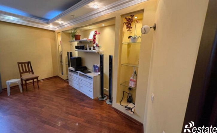 4-комн квартира Вятская улица, 49,  д. 49