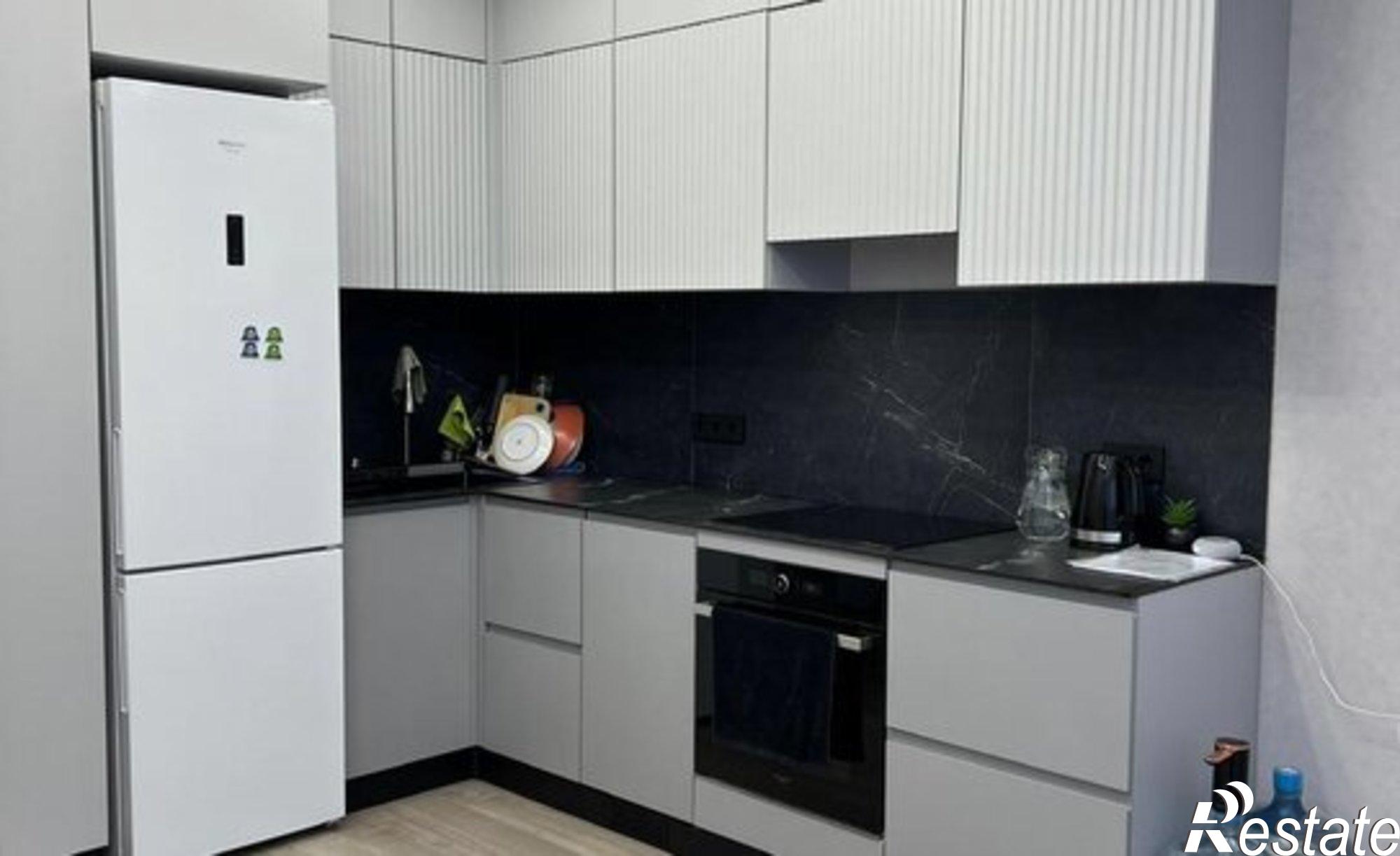 Купить квартиру за 13 000 000 рублей на проспект Стачки, 215 кБ