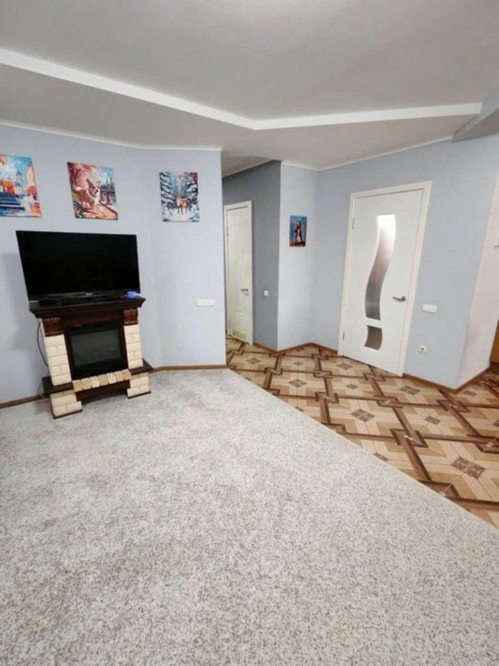 2-комн квартира Театральный пр-кт, 2