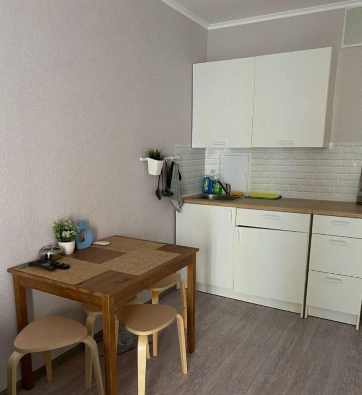 Студия Висаитова ул, 8