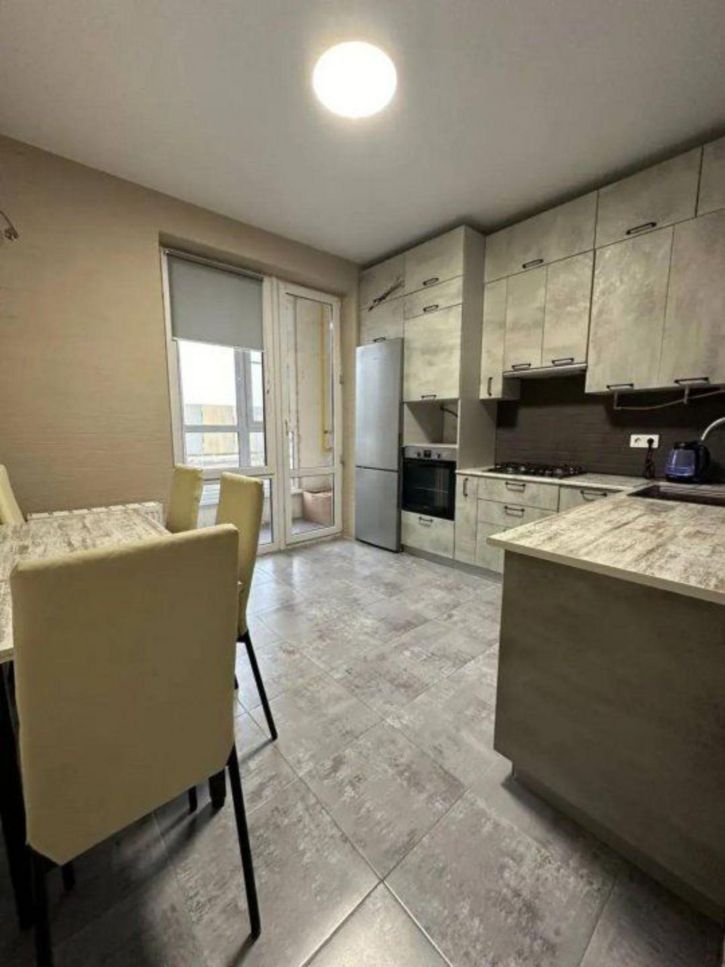 2-комн квартира Сарьяна ул, 35