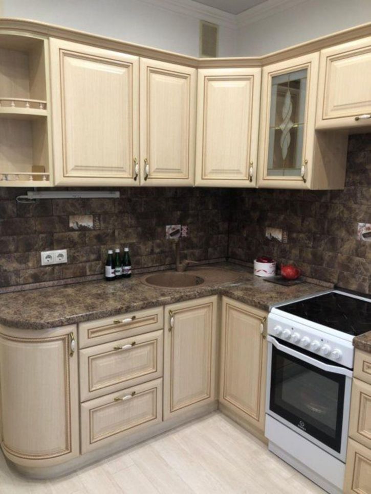 1-комн квартира Комарова б-р, 1