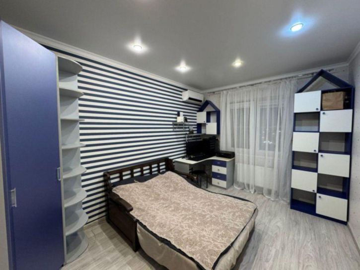 2-комн квартира Петренко ул, 6