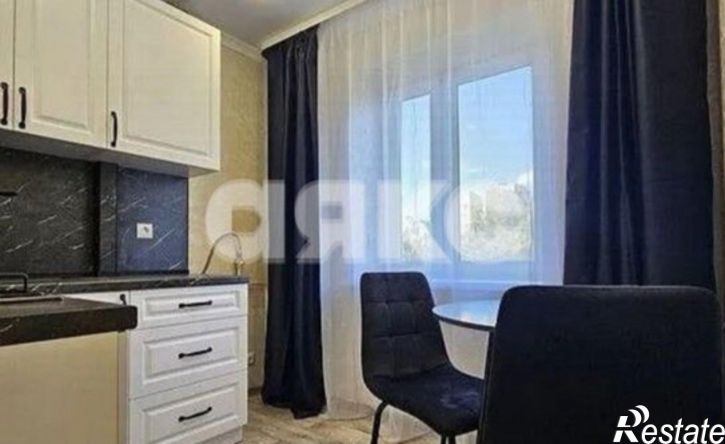 2-комн квартира улица Закруткина, 27,  д. 27