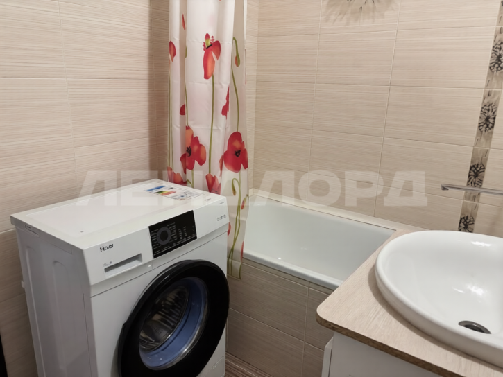 1-комн квартира улица Платона Кляты, 1