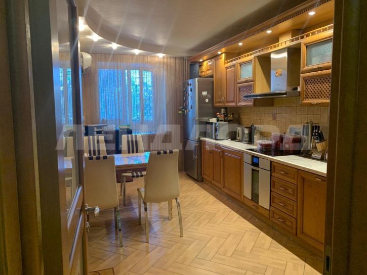 3-комн квартира проспект Королёва, 25Г