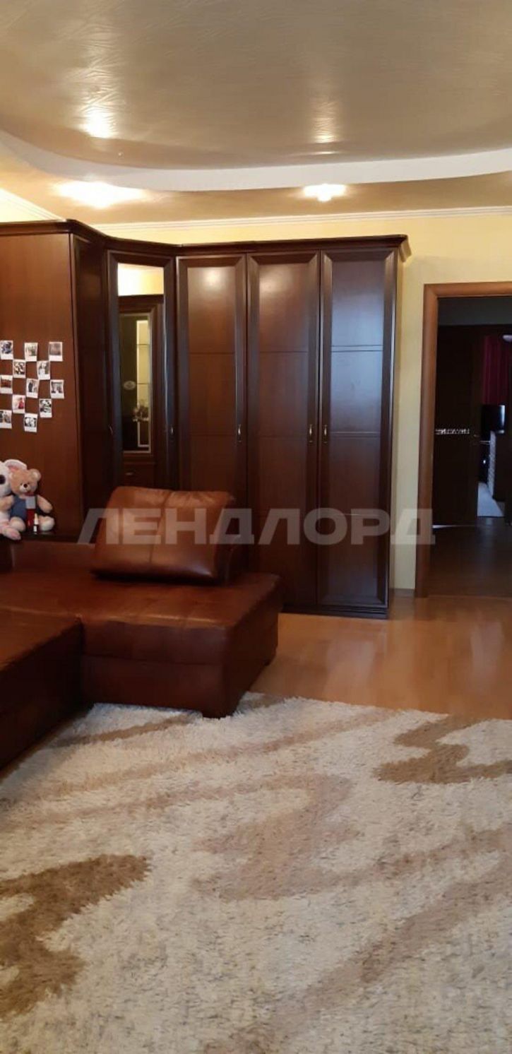 3-комн квартира проспект Королёва, 25Г