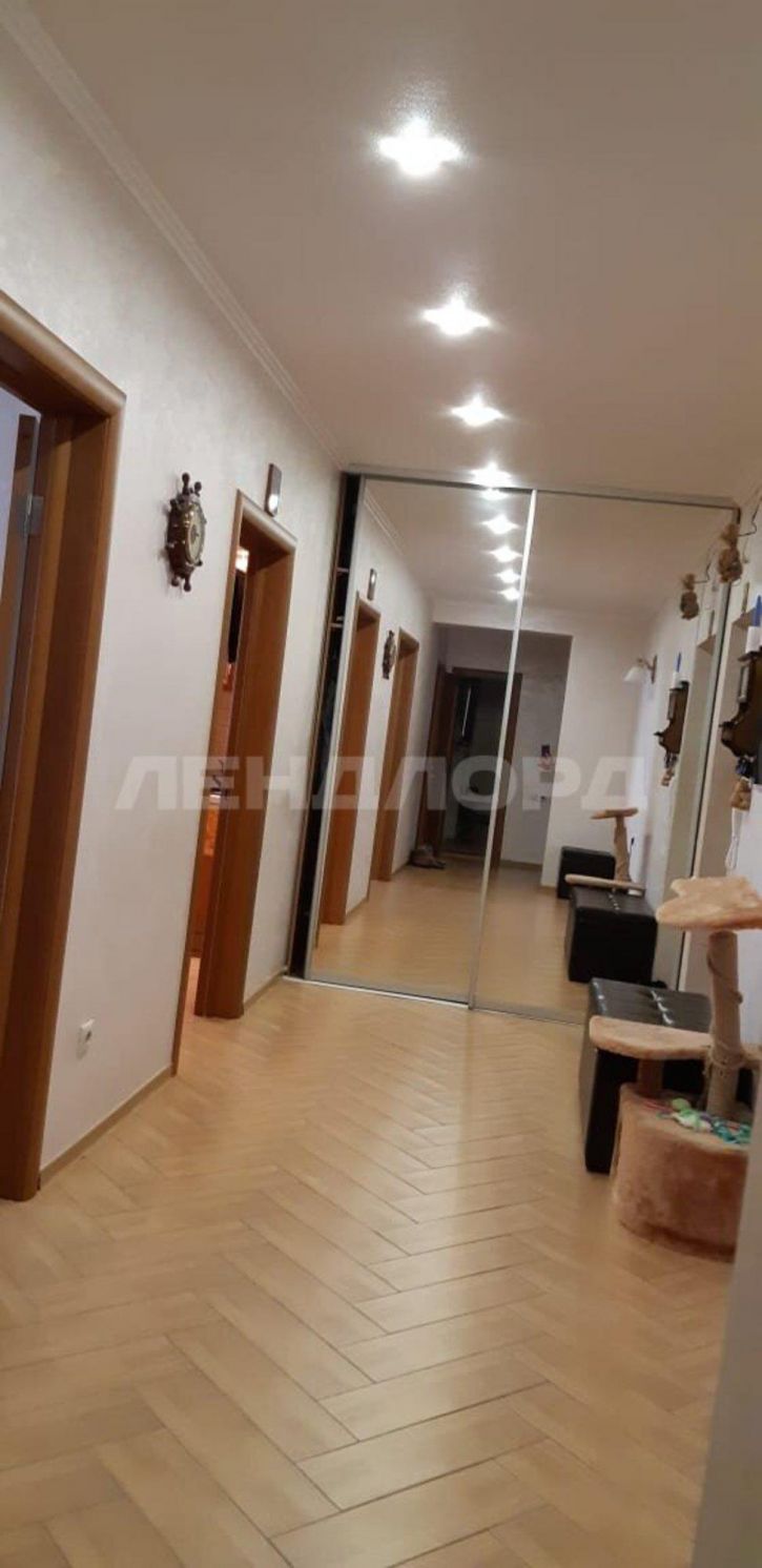 3-комн квартира проспект Королёва, 25Г