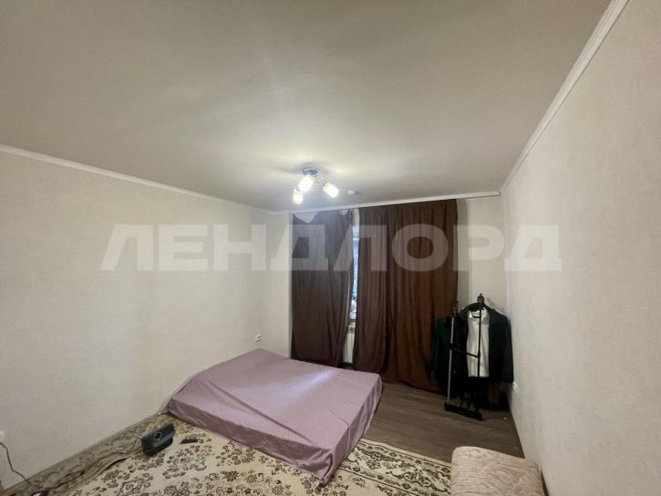 1-комн квартира улица Лелюшенко, 15В