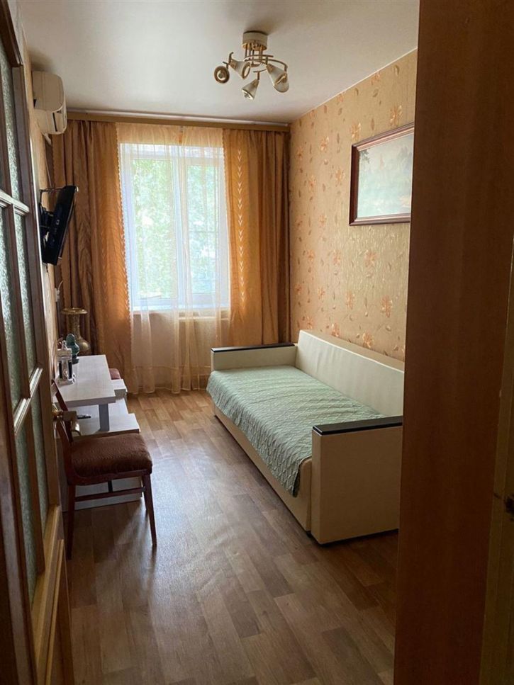 3-комн квартира ул Новаторов, д. 4