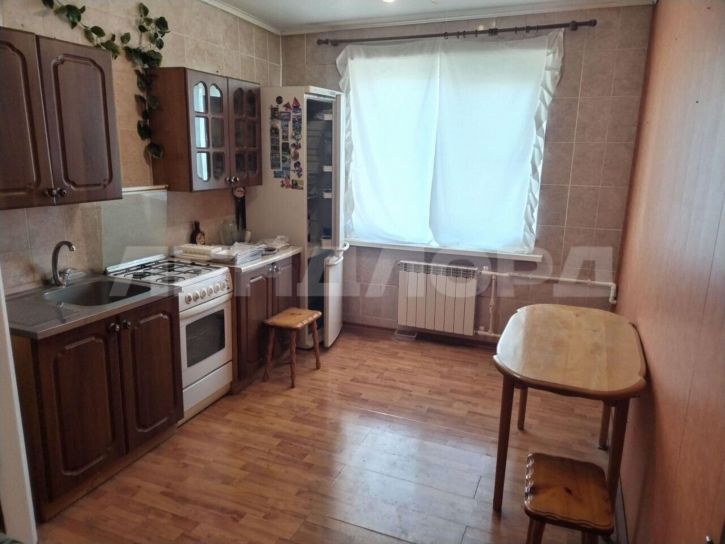 2-комн квартира проспект 40-летия Победы, 93