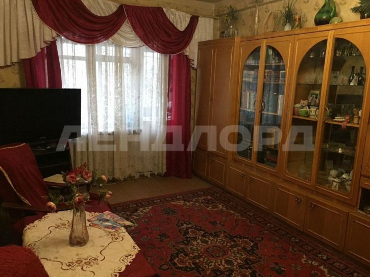 3-комн квартира улица Зорге, 12