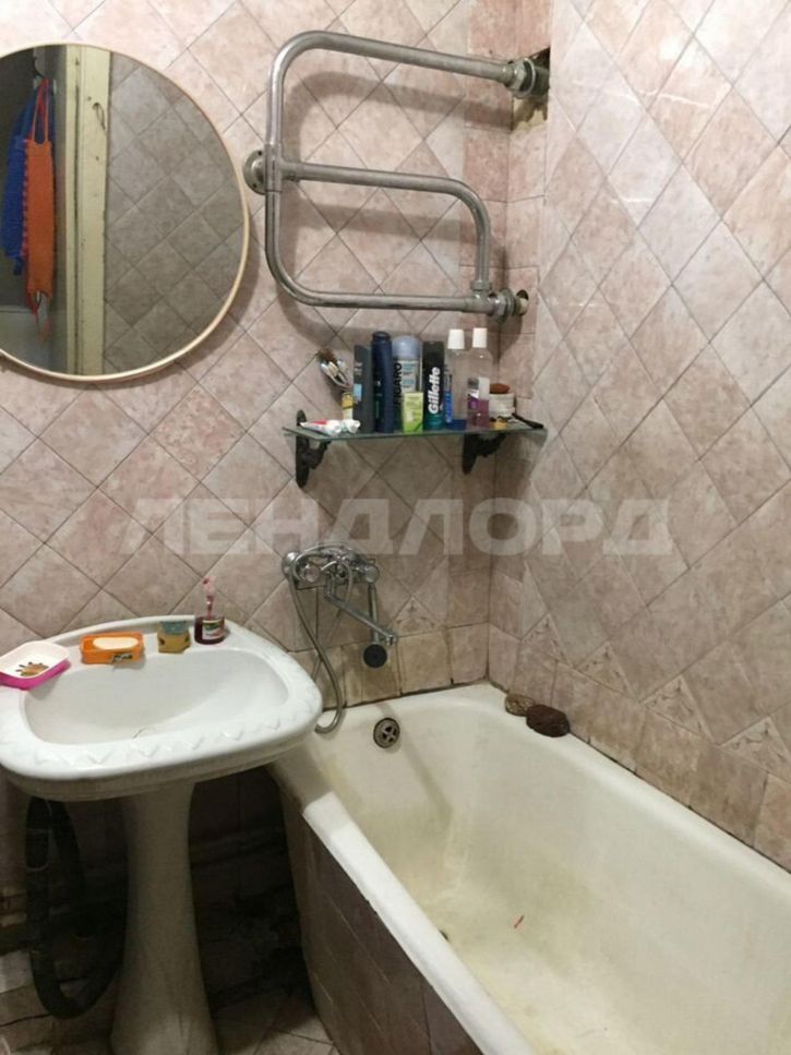 3-комн квартира улица Зорге, 12