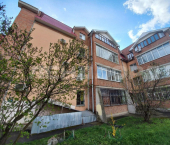 1-комн, 61.5кв м, этаж 1/4 Вятская улица, 65/1