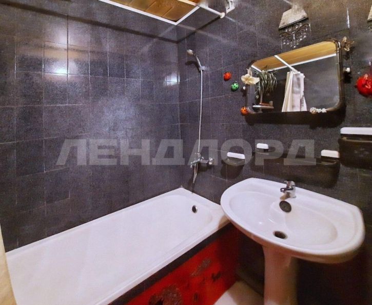 3-комн квартира проспект Королёва, 23