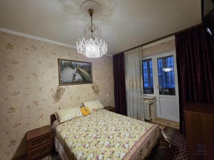 2-комн квартира Комарова б-р., 8/2