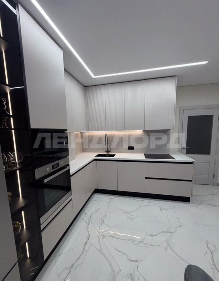 3-комн квартира проспект Королёва, 18Б