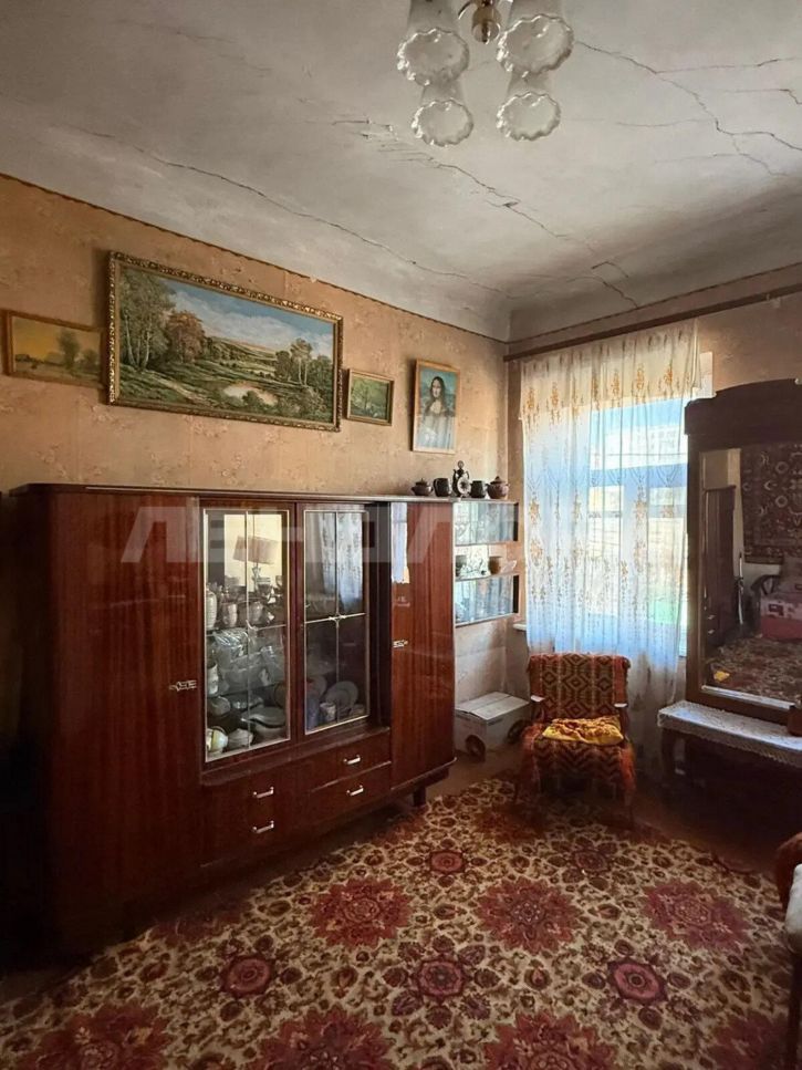 2-комн квартира улица 18-я Линия, 64