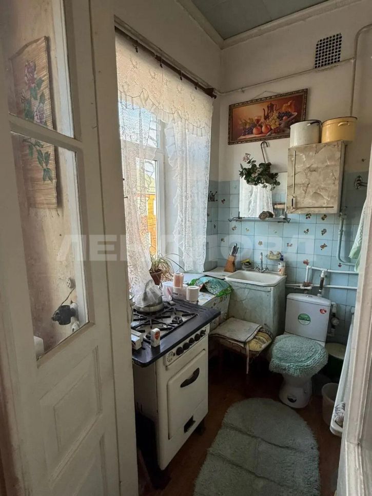 2-комн квартира улица 18-я Линия, 64