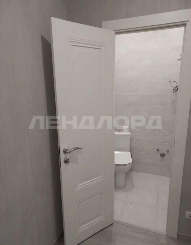 2-комн квартира улица Шаповалова, 1Д