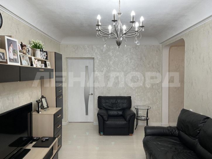 3-комн квартира улица Оганова, 17