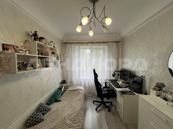 3-комн квартира улица Оганова, 17