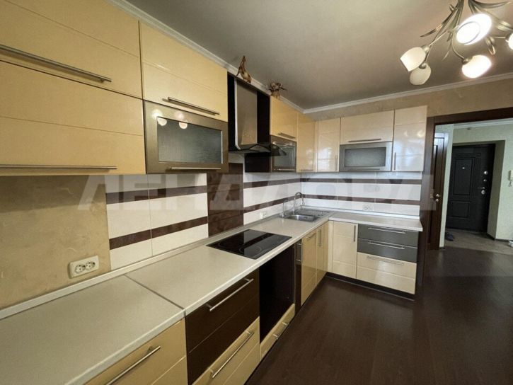 3-комн квартира улица Ерёменко, 87/3