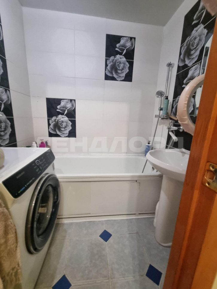 2-комн квартира улица Думенко, 11Б