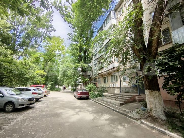 2-комн квартира улица Оганова, 21