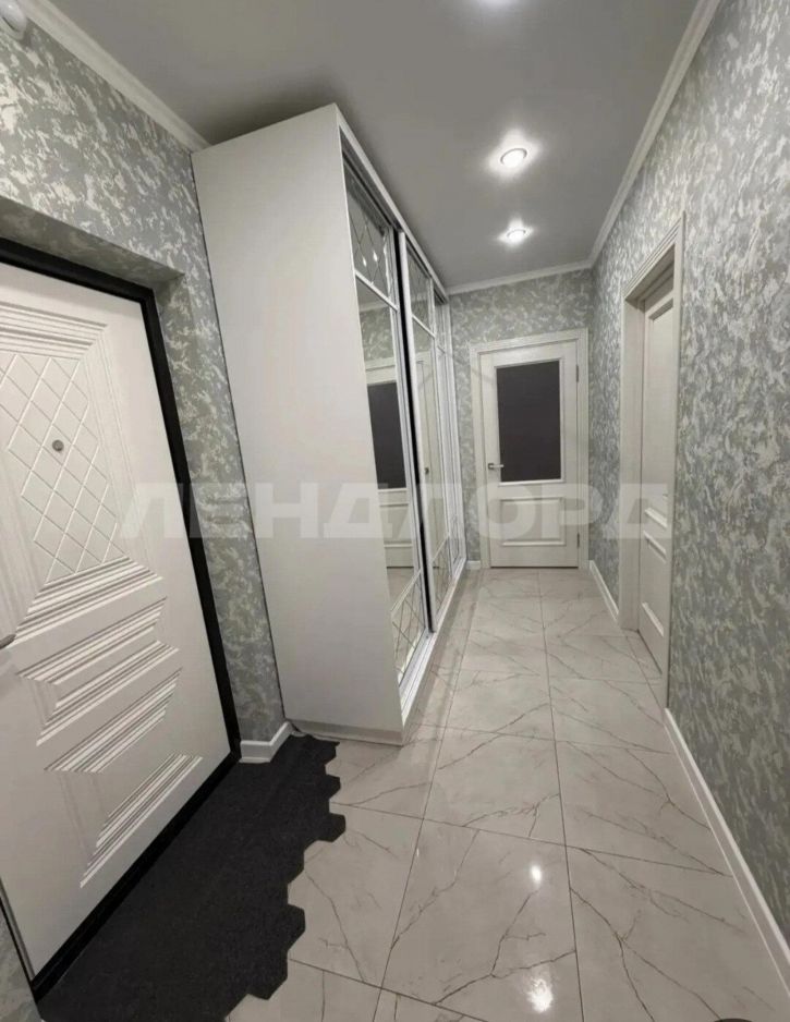 2-комн квартира улица Шеболдаева, 95с1