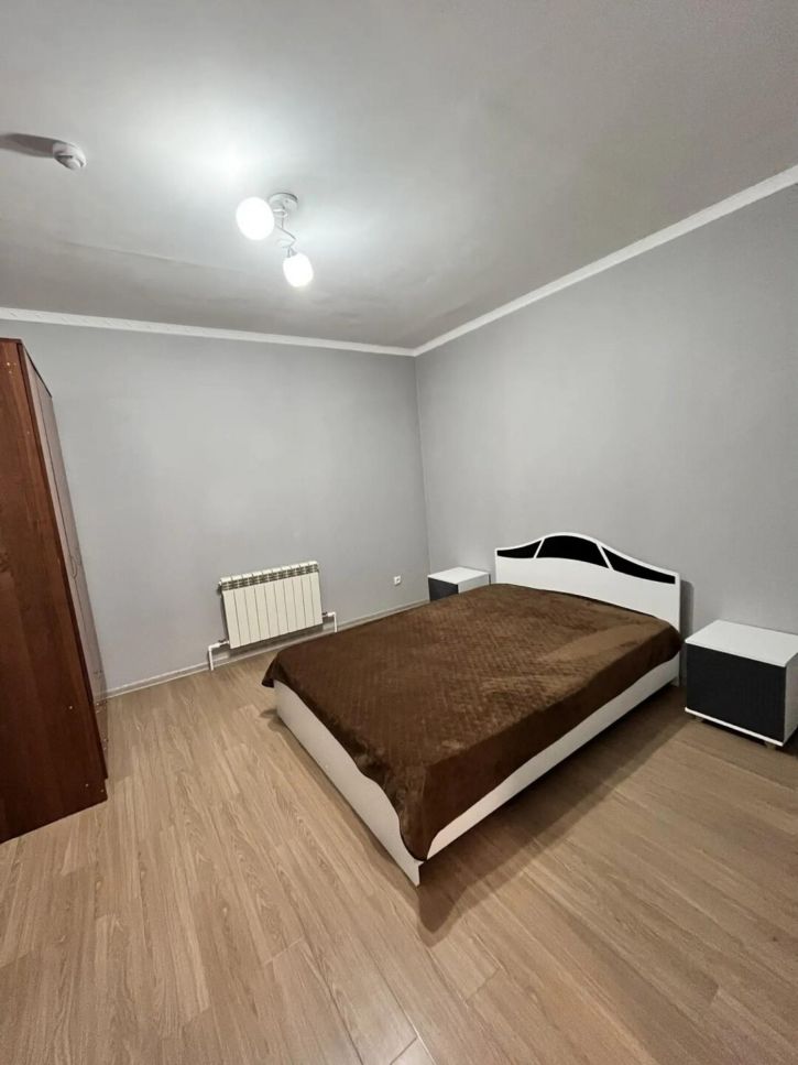 2-комн квартира Боряна ул., 20
