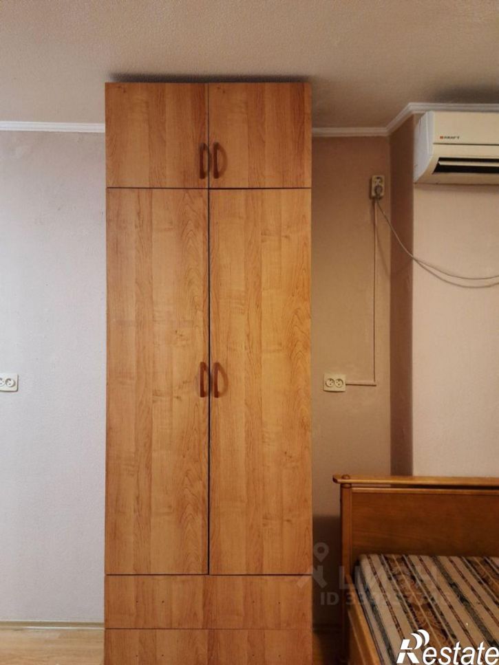 Комната бульвар Комарова, 3/3,  д. 3/3
