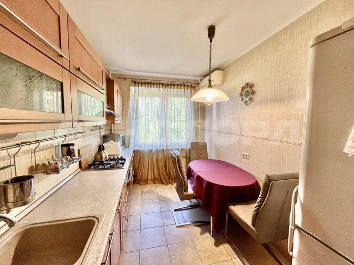 3-комн квартира улица Зорге, 37/1