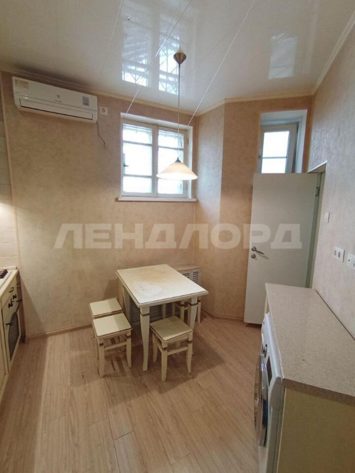 2-комн квартира Соборный переулок, 45