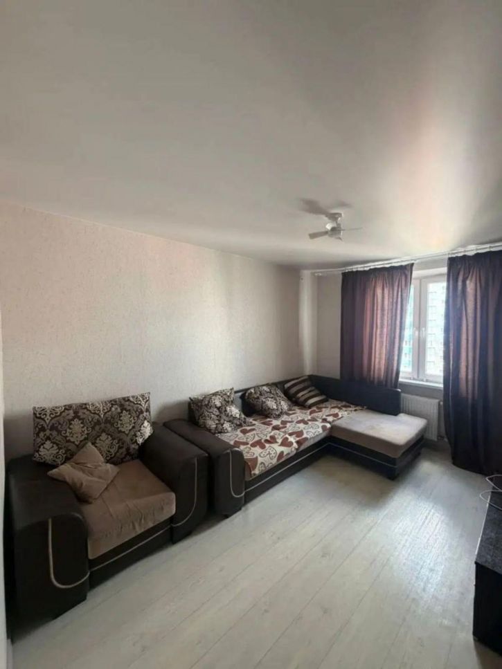 2-комн квартира Дмитрия Петрова ул, 13