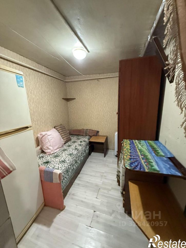 Комната проспект Шолохова, 107,  д. 107