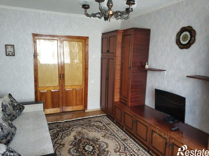 Комната б-р Комарова, 4/2,  д. 4/2