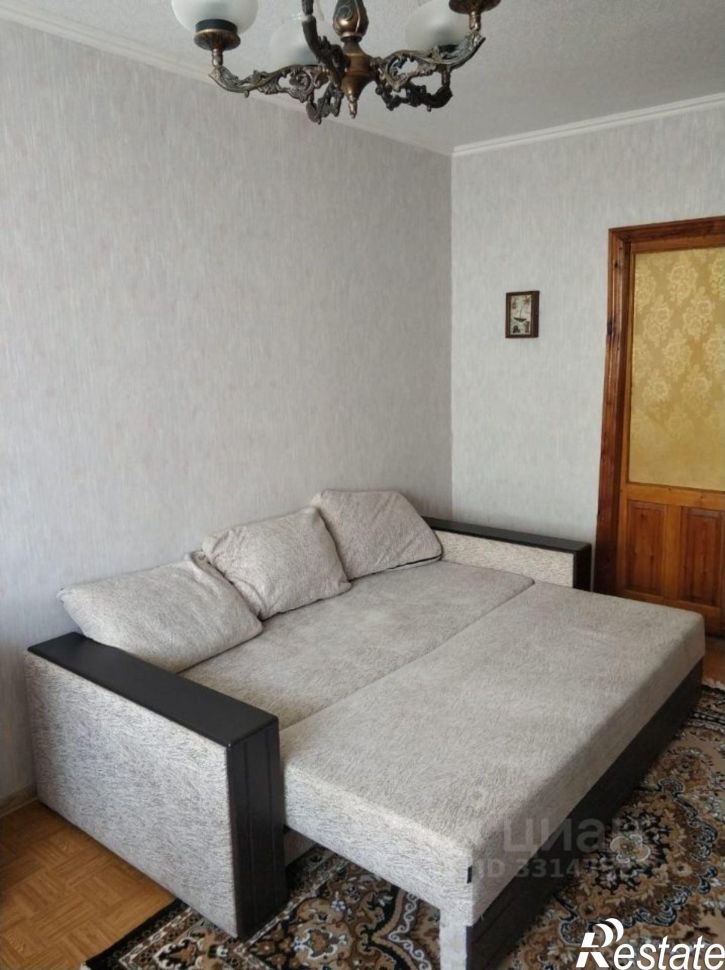 Комната б-р Комарова, 4/2,  д. 4/2