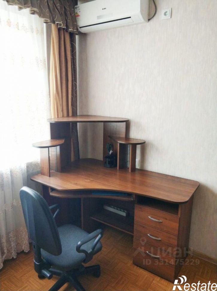 Комната б-р Комарова, 4/2,  д. 4/2